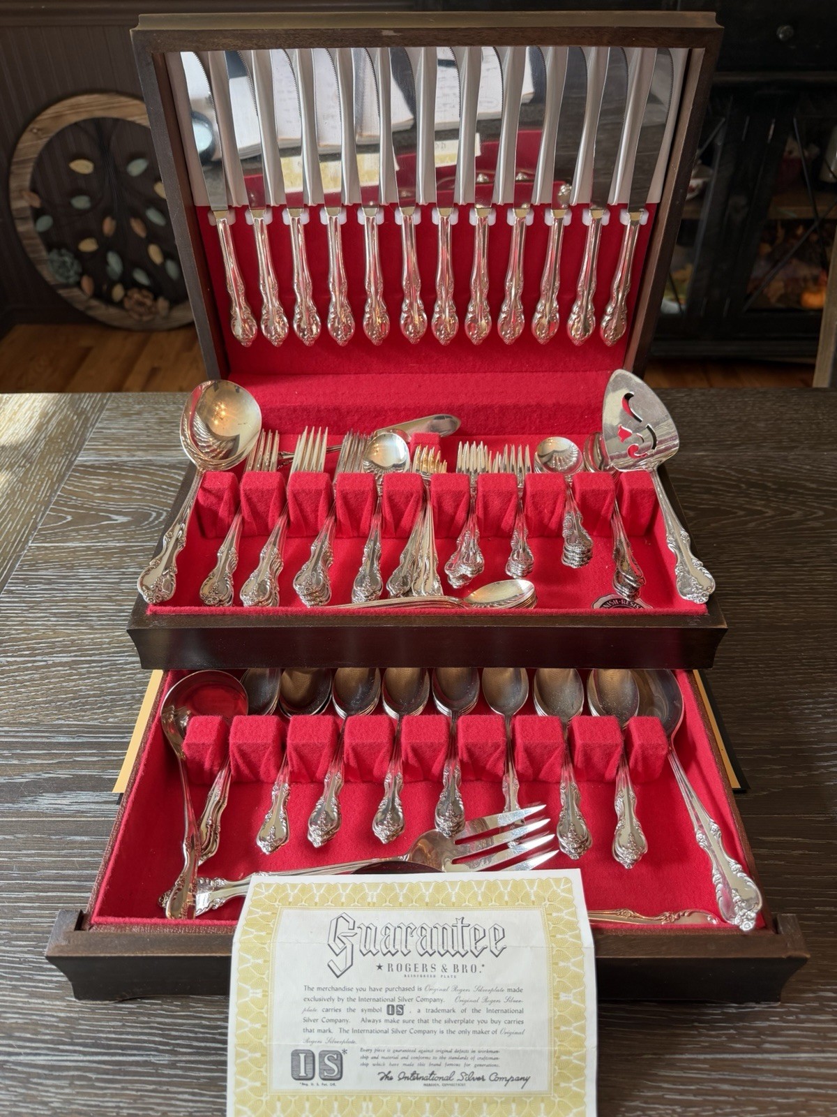 Rogers & Bros Reinforced Silver Plated Flatware Set 93-Pieces in Original Box
