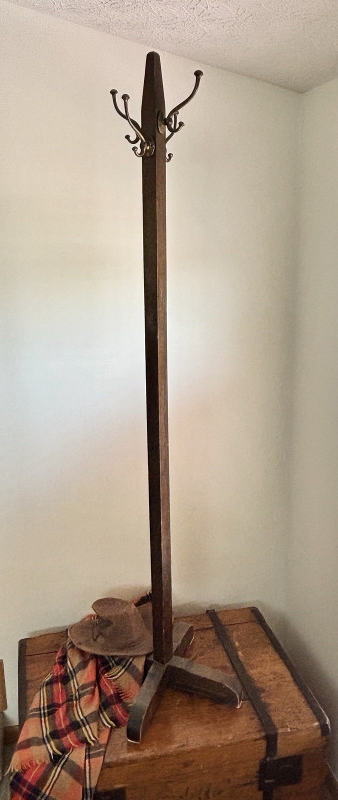 Antique Mission Oak Freestanding Hall Tree Coat Rack C. 1910