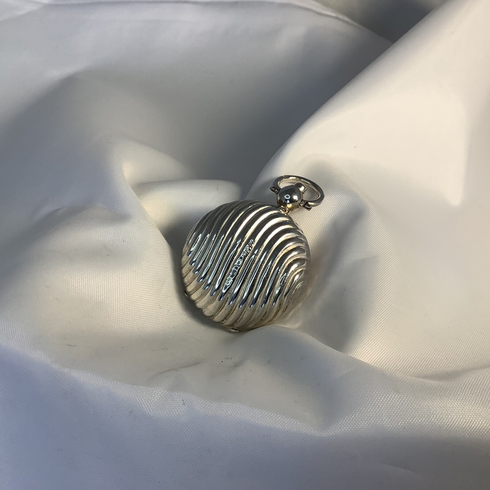 SOVEREIGN CASE PENDANT ANTIQUE VICTORIAN HM SILVER ‘MINSHULL & LATIMER’ 1897