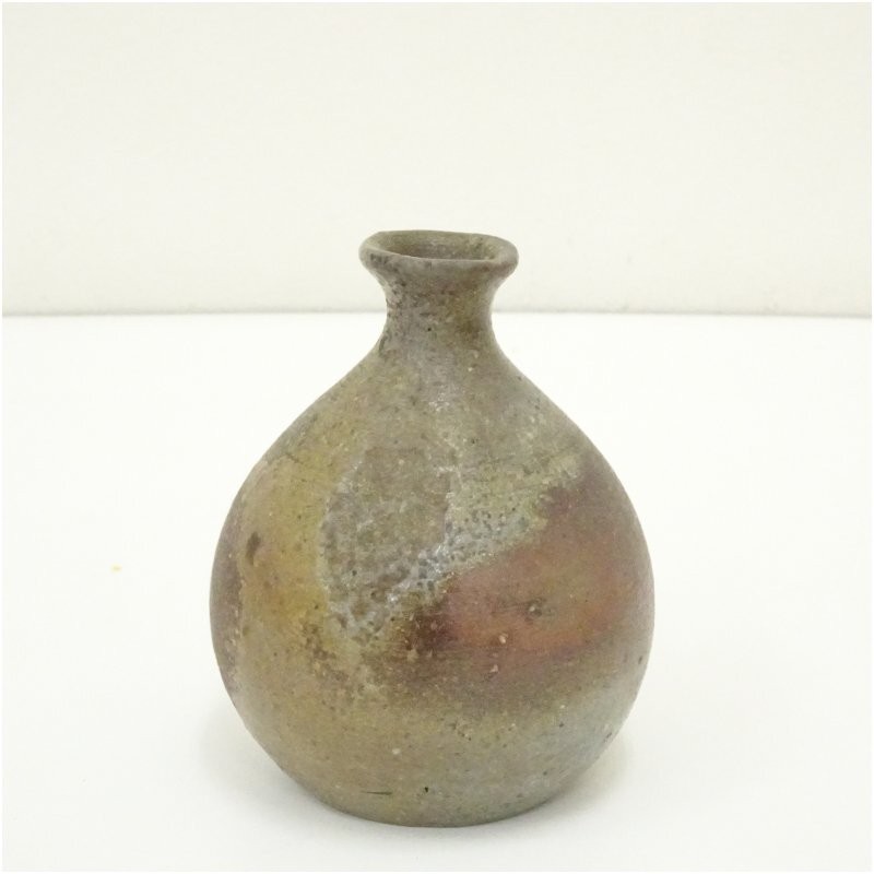 Bizen Ware Handmade Tokkuri Sake Bottle by Kazan Matsuda-TK319