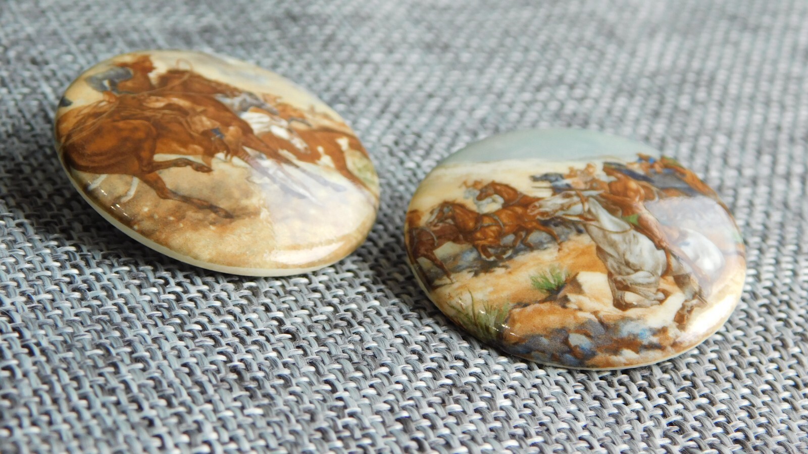 Lot Antique Vtg Plastic Buttons Native American Motif Aprx: 1-1/8″ #508-Y