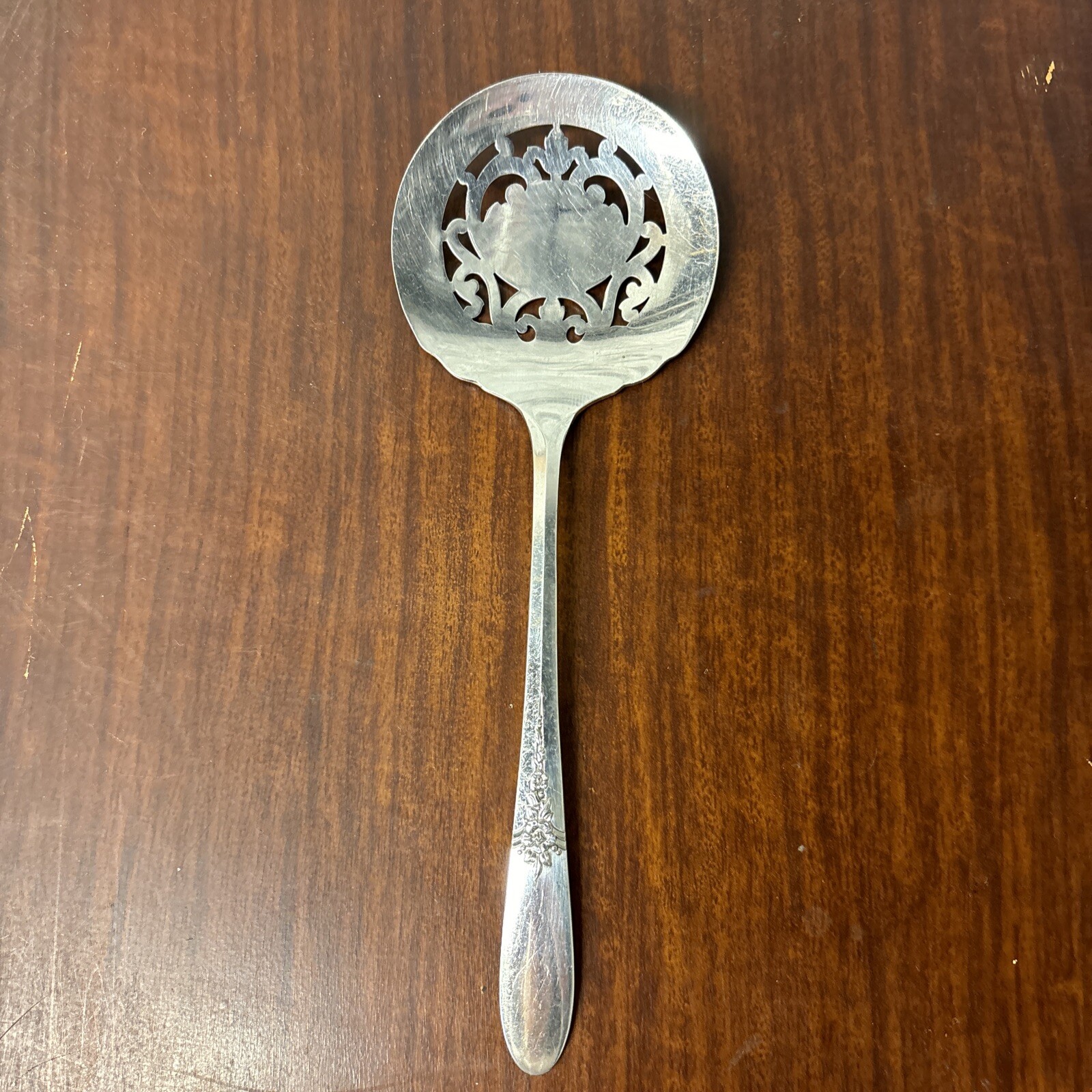 Pierced Tomato Server Oneida Community Fantasy 1941 Tudor Silverplate Vintage