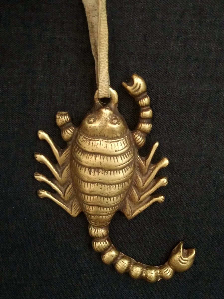 L 8.7 CM Old China Tibet Bronze Handmade Scorpion Pendant Decoration Collection
