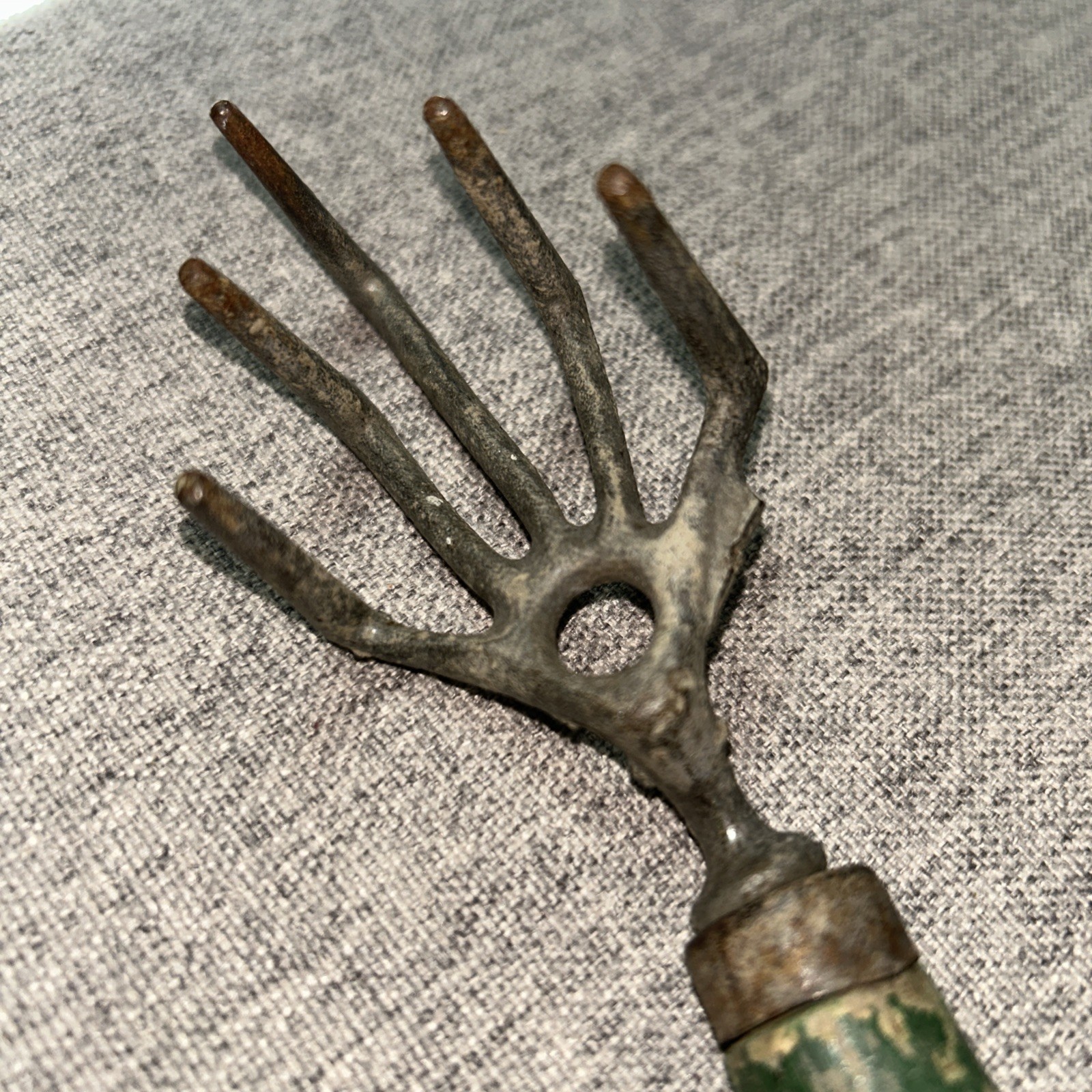 Rare Primitive Garden Tool Tine Hand Claw Fork Cultivator Wood Handle Hand Rake