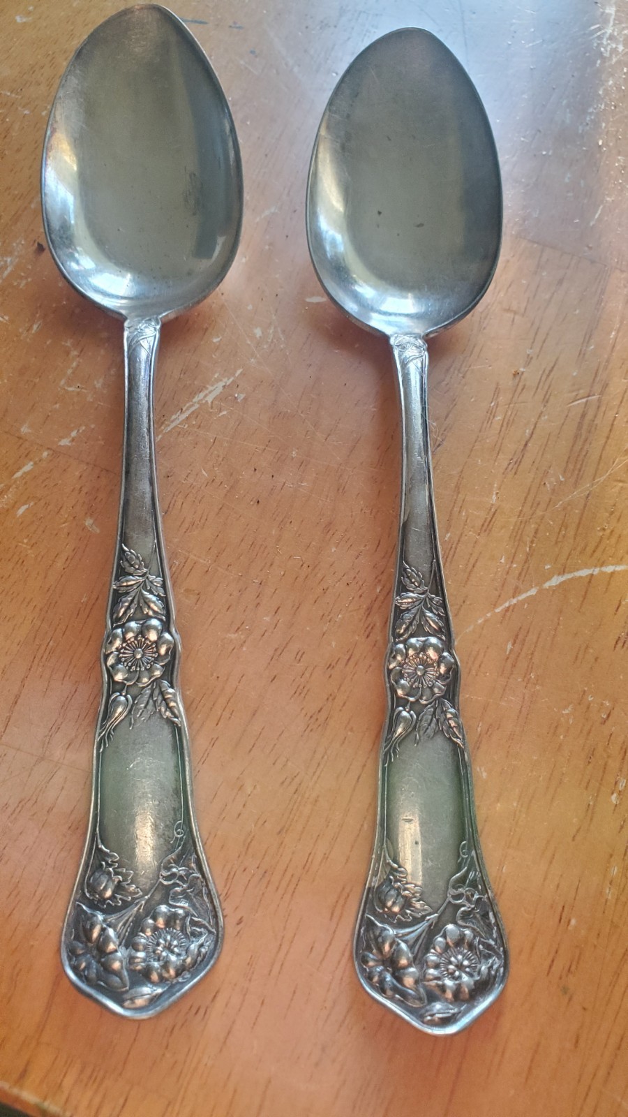 Antique ONEIDA COMMUNITY SILVER PLATED RELIANCE PLATE A1 LG 2 SPOONS 1900-1940