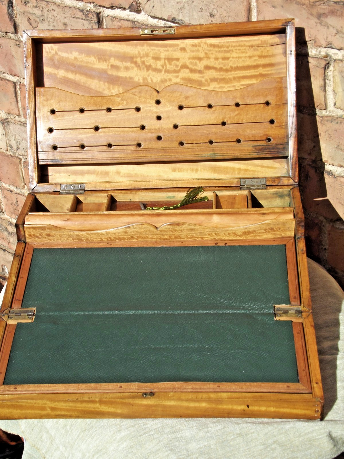Interesting three-fold Writing Slope with ruler two types of secret compartments