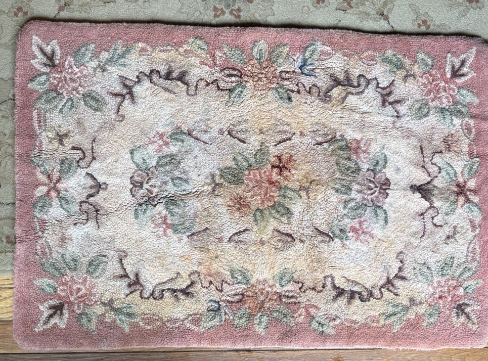 Vintage lovely shabby chic cottage antique pastel Floral Hand Hooked Rug 23 x 34