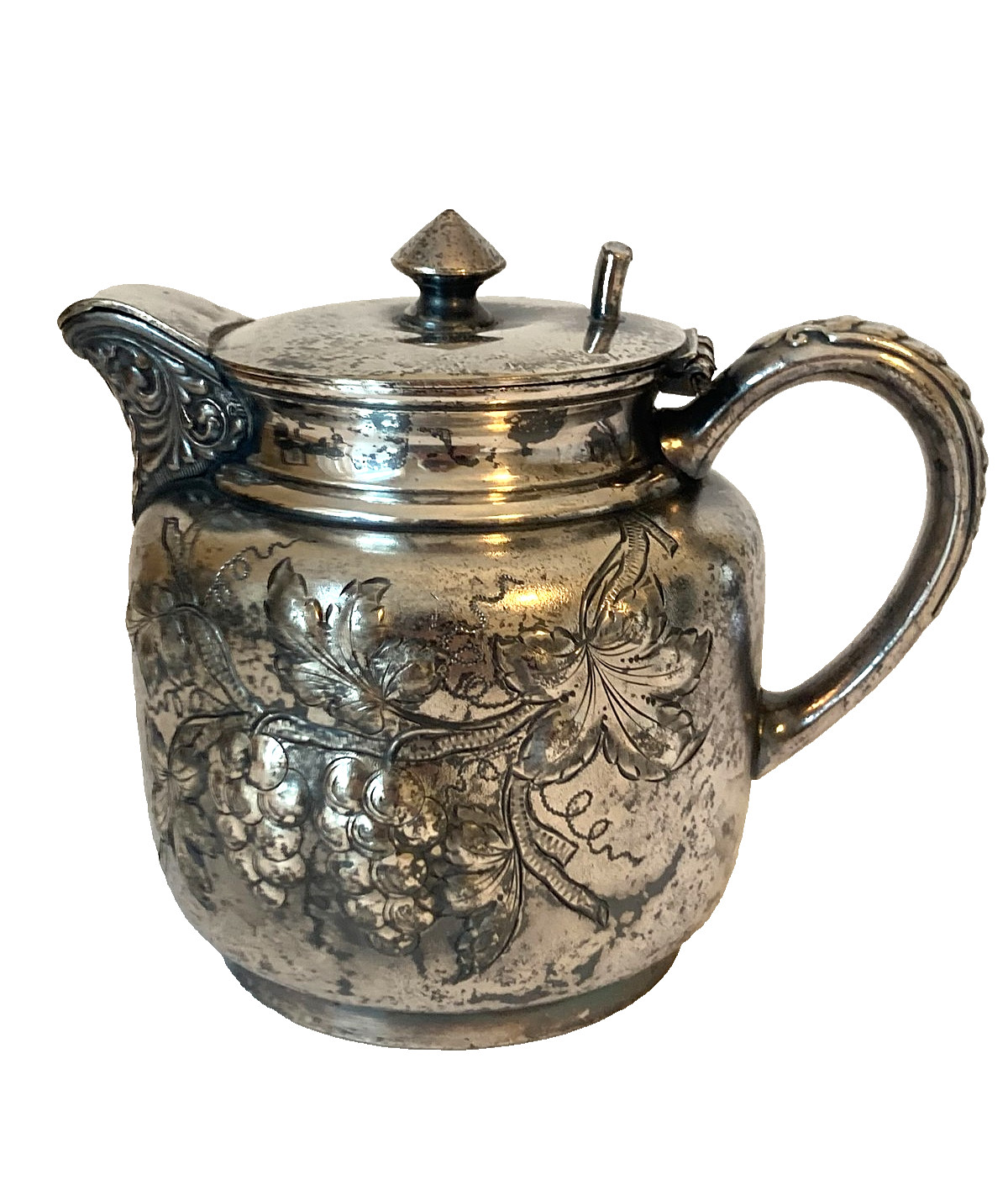 Antique HOMAN SILVERPLATE CO. Quadruple Plate Victorian #2019 Grape Vine TEAPOT