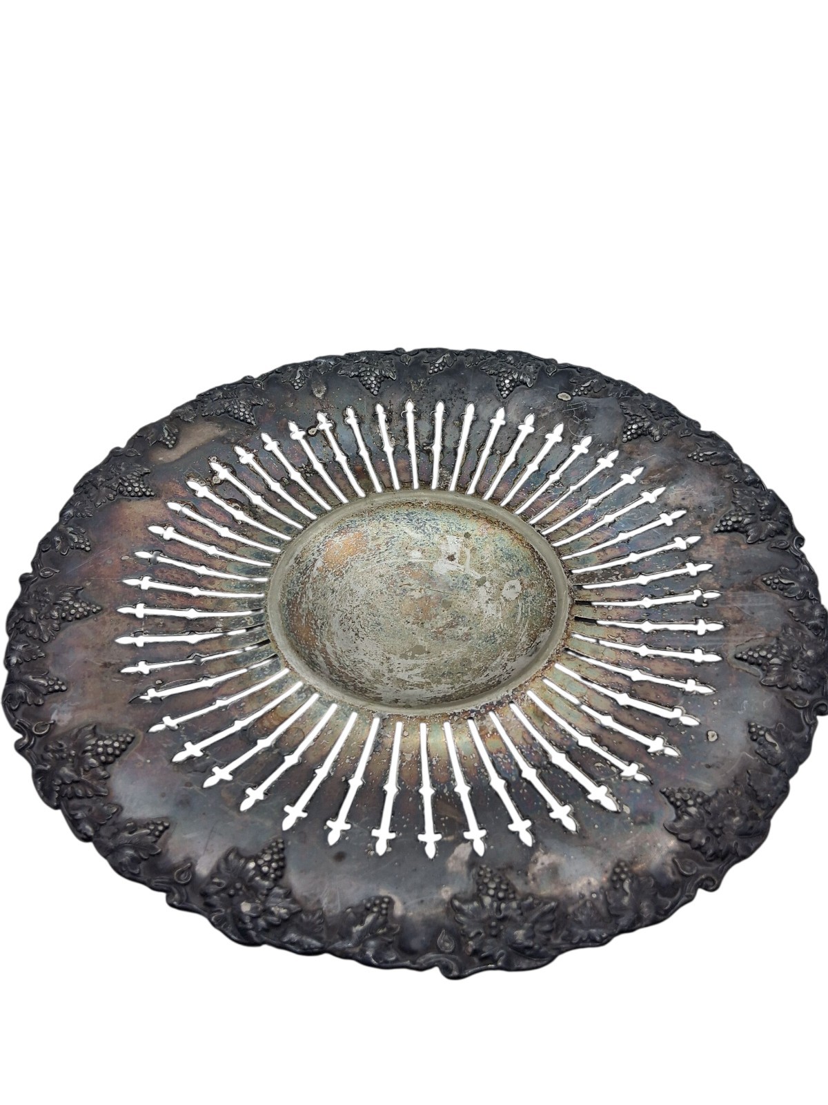 L.B.S. Co. 509 silver slotted pedestal plate grapes grapevine rim Victorian RARE