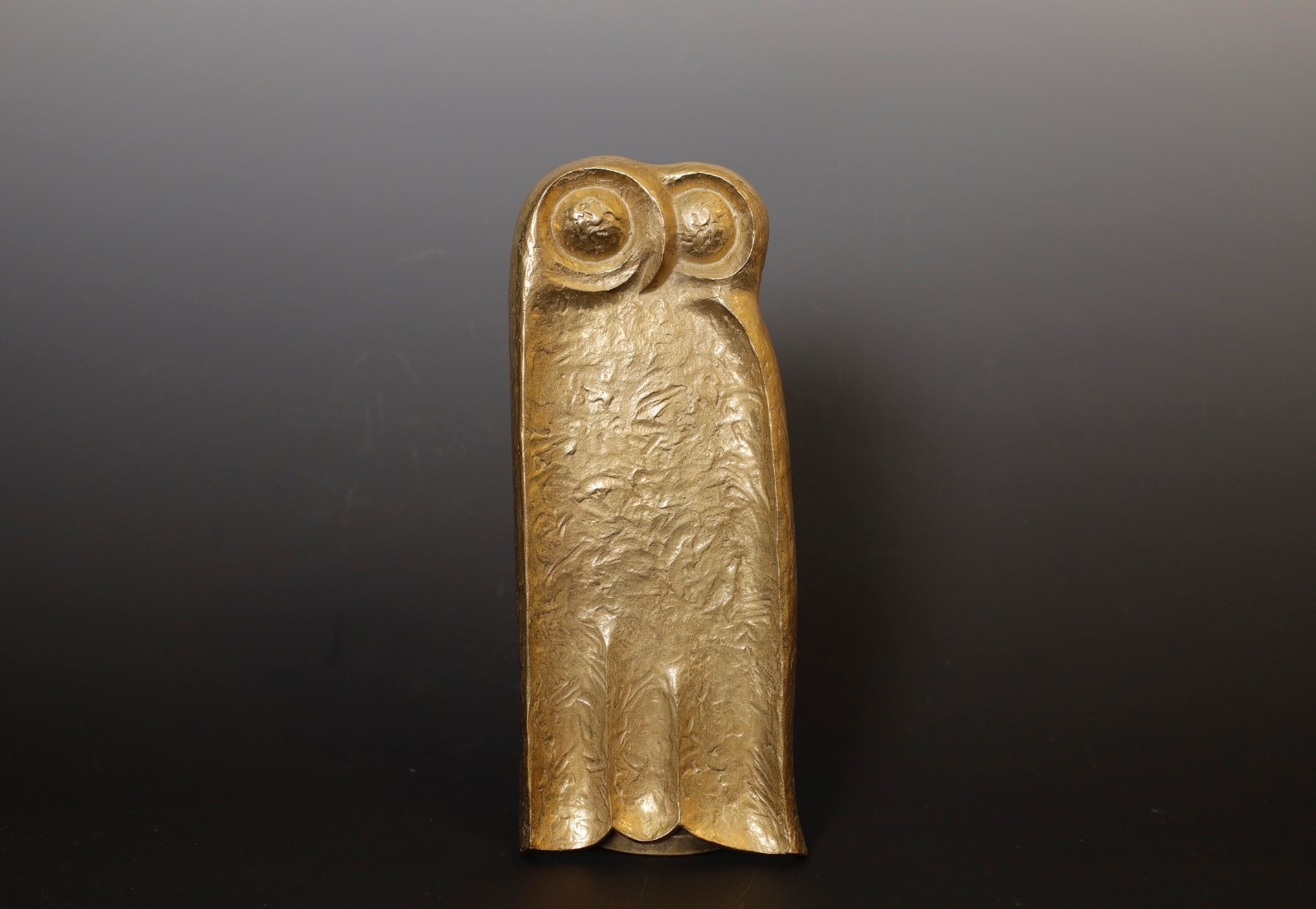 Unique Owl shaped tray signed by Japanese renown artist ZQ13