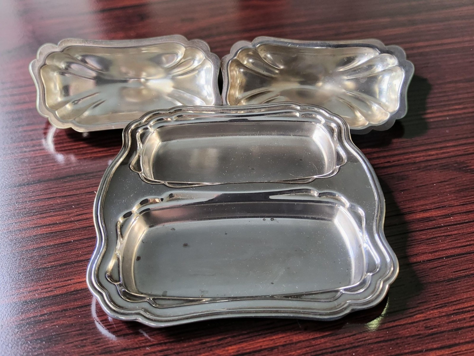 Vintage Oneida silver-plated double butter dish serving tray with scallop edging