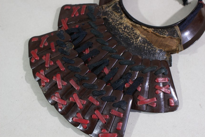 NODOWA w/HONKOZANE MENDARE of YOROI (armor) : EDO : 11.0 × 9.1 ” 600g