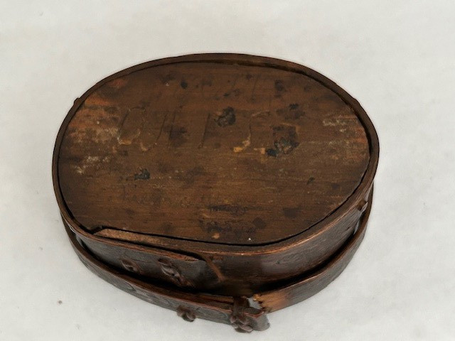 ANTIQUE PRE 1799 HANDMADE WOODEN TRINKET BOX WITH LID