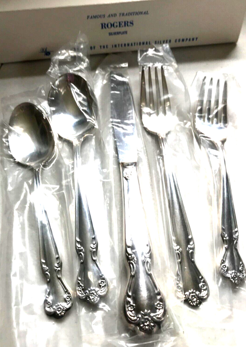 NOS ROGERS SILVERPLATE ELEGANT LADY 5 PC. PLACE SETTING NEW IN BOX
