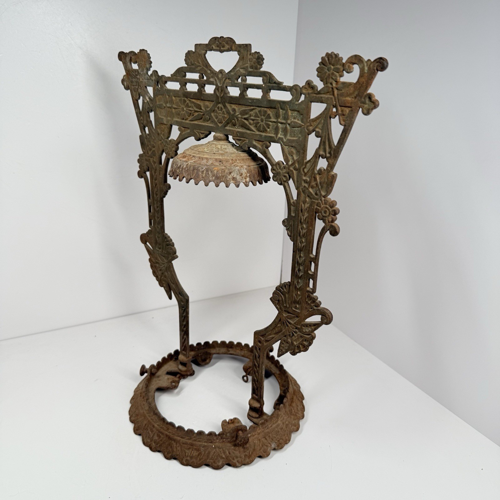 Antique 1800’s Bradley & Hubbard? Cast Iron Hanging Parlor Oil Lamp