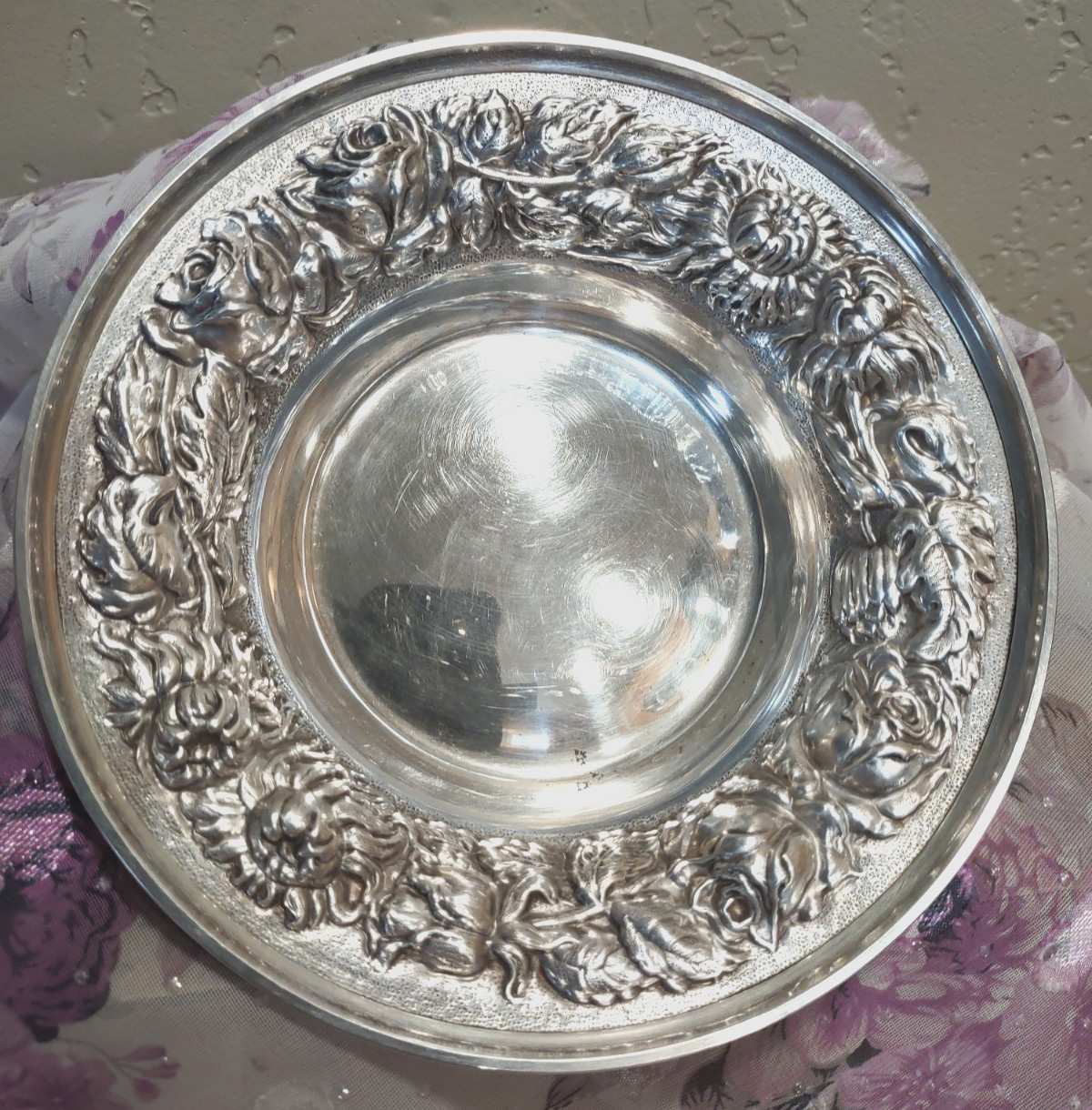 Sterling Silver Stieff Rose Repousse Bon-Bon Dish 5 1/2″ Dia. 102.4 Gr. No Mono