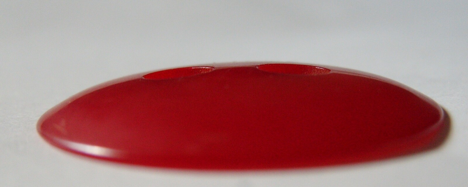 LARGE VINTAGE CHERRY RED BAKELITE ROUND BUTTON