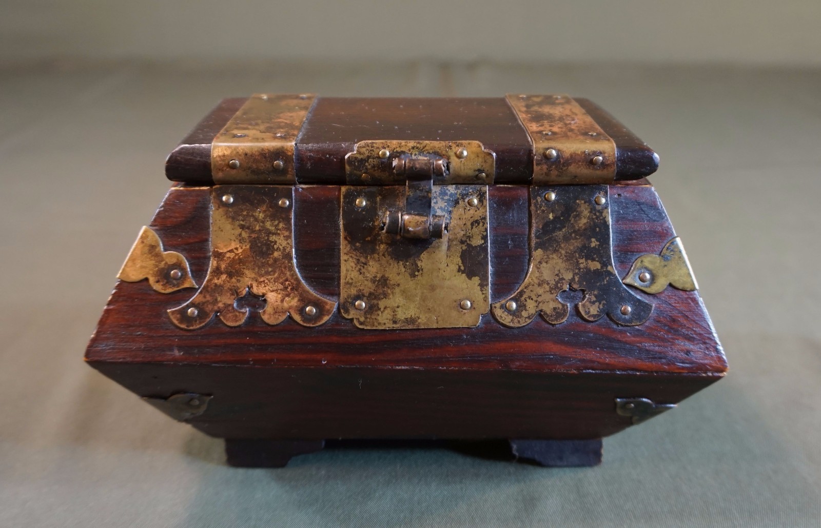 Very Fine Early 1900 ~ 20’s Korean Jewelry Pinewood Box w Beautiful Brass Deco