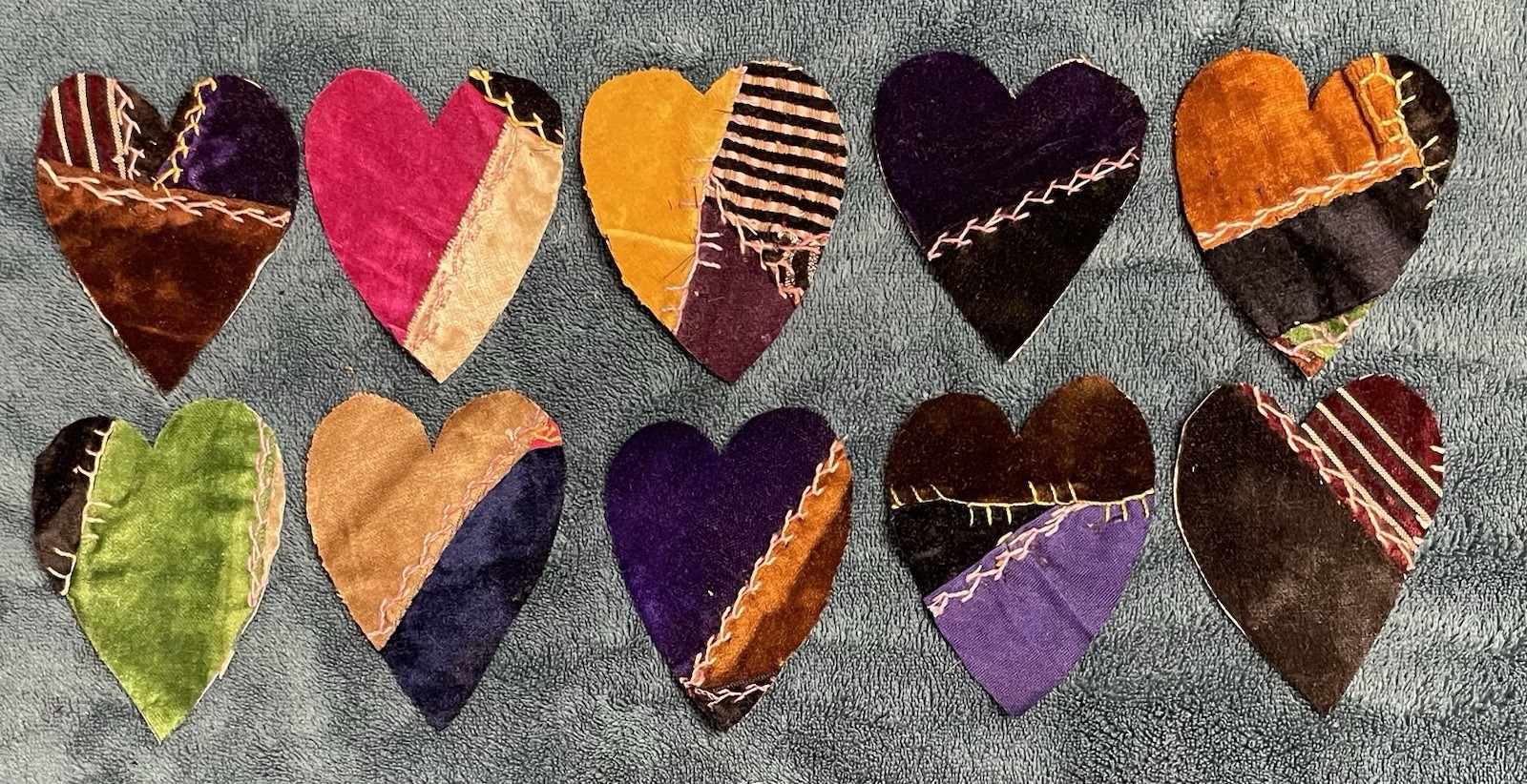 10 PRIMITIVE ANTIQUE VINTAGE CUTTER CRAZY QUILT FAT HEARTS! CRAFTS CQ26-29