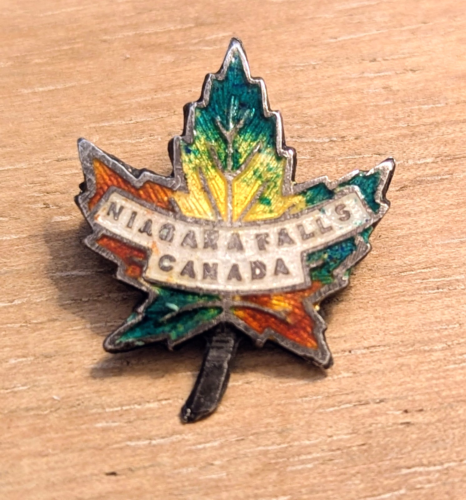 Vintage Sterling Silver Niagara Falls Canada Souvenir Enamel Pin Maple Leaf EUC