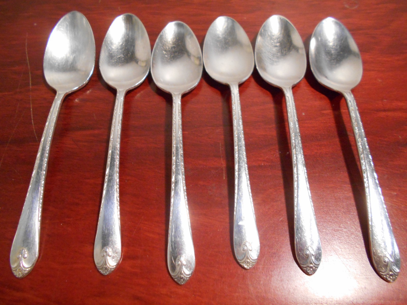 6 Rogers 1940 EXQUISITE Pattern Teaspoons IS Silverplate 8452