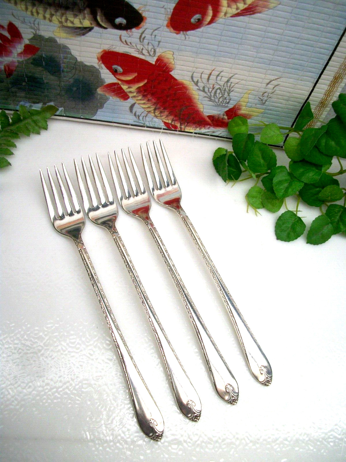 4 International Rogers EXQUISITE Silverplate Luncheon Grille Forks 1940