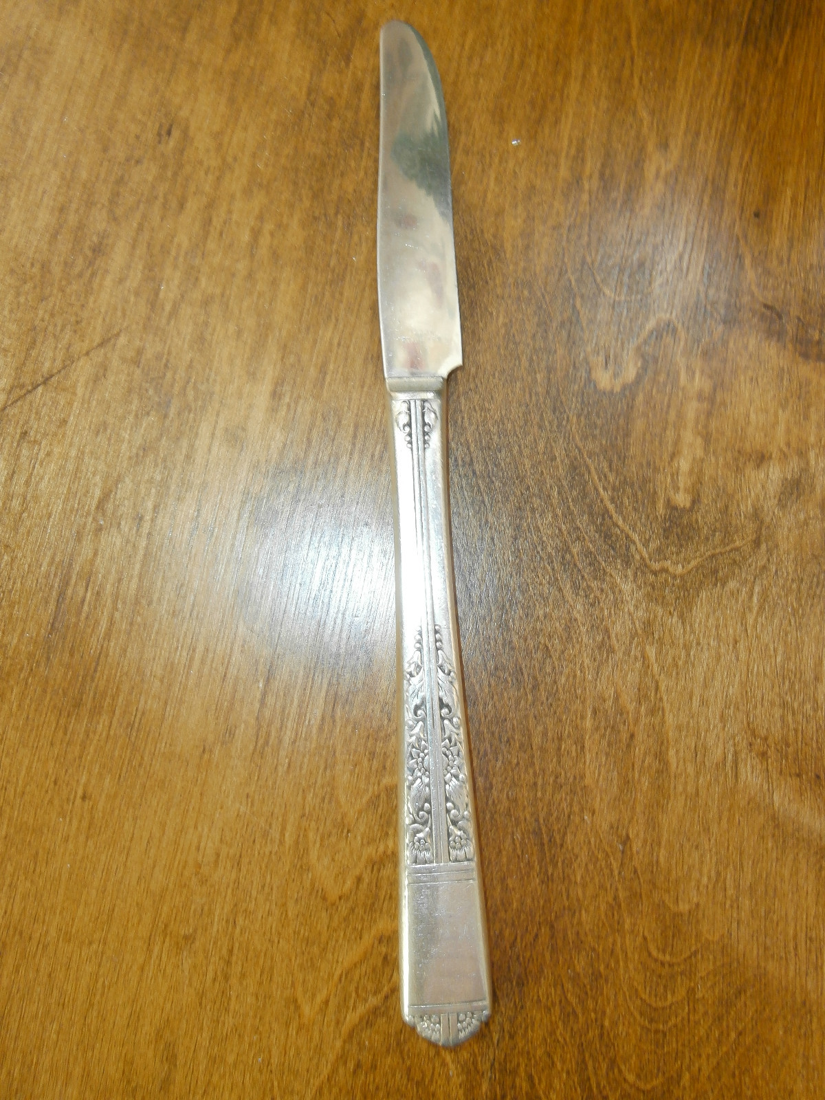 Vintage Oneida Royal York / Oakliegh Grille Knife Silverplate Flatware