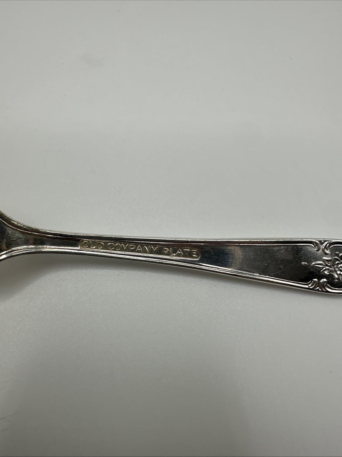 International Silver Old Company Plate “F” Signature Rose Master Butter Knife