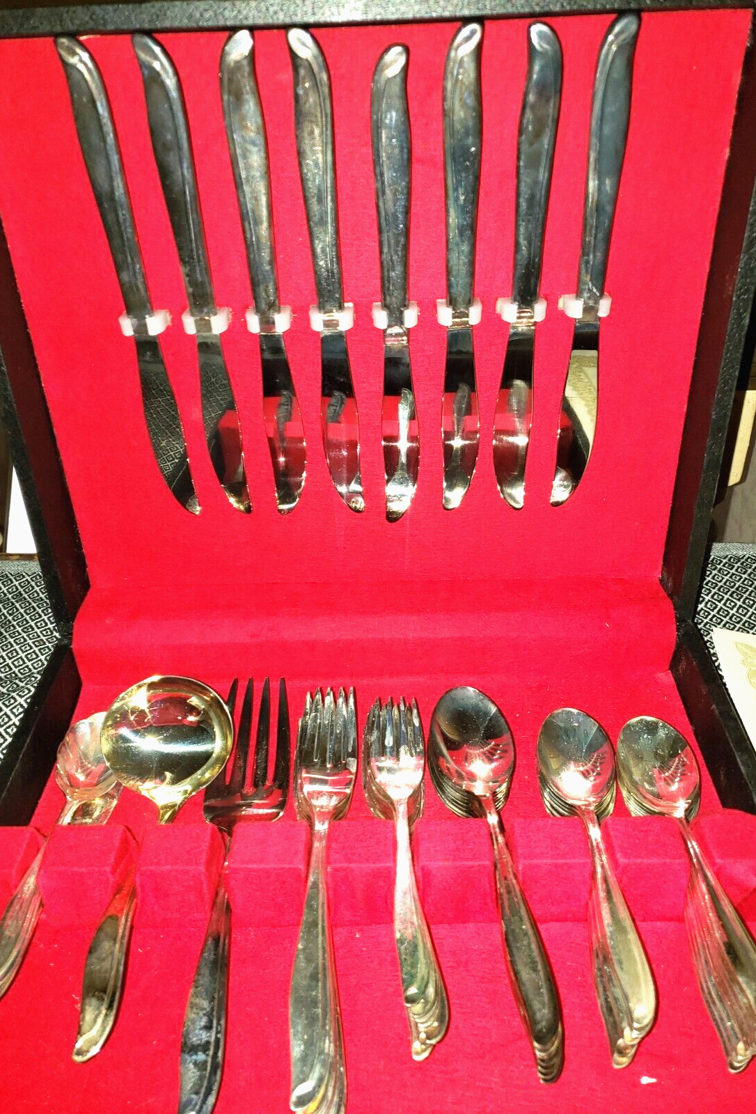 Silverplate Meriden Sea Wings Flatware Service for 8 +4 Serving Pieces Total 52