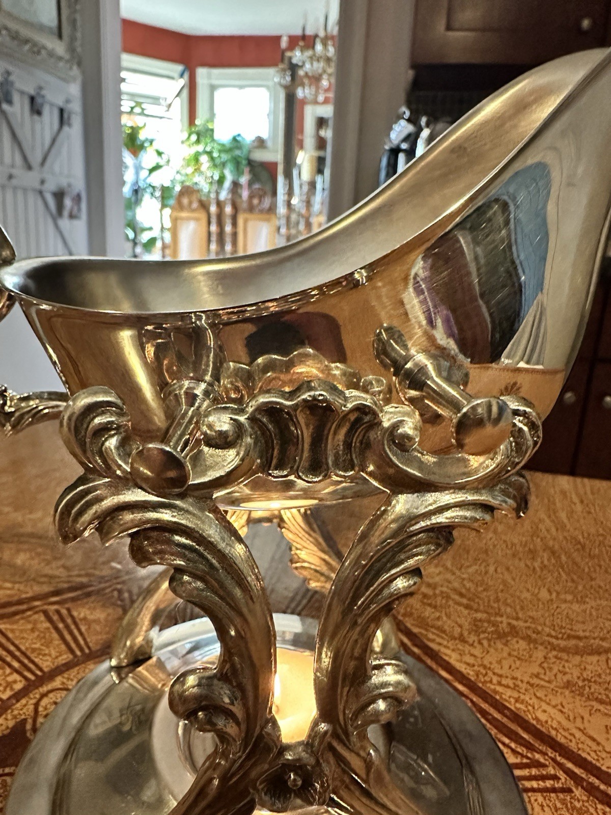 Vintage: Royal Limited Silver Plate Tilting Gravy Boat with Warmer