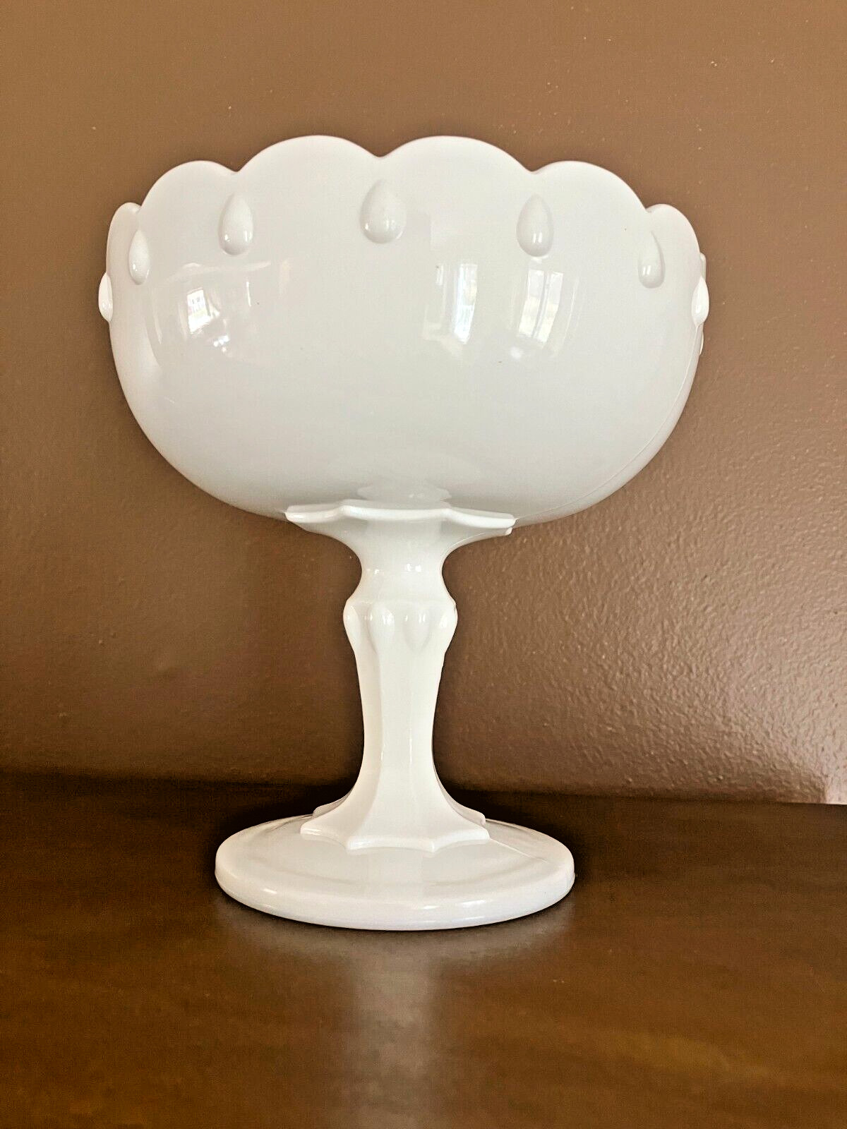 Indiana Glass Co. 1950’s White Milk Glass Teardrop Planter 7.5″x7.5″