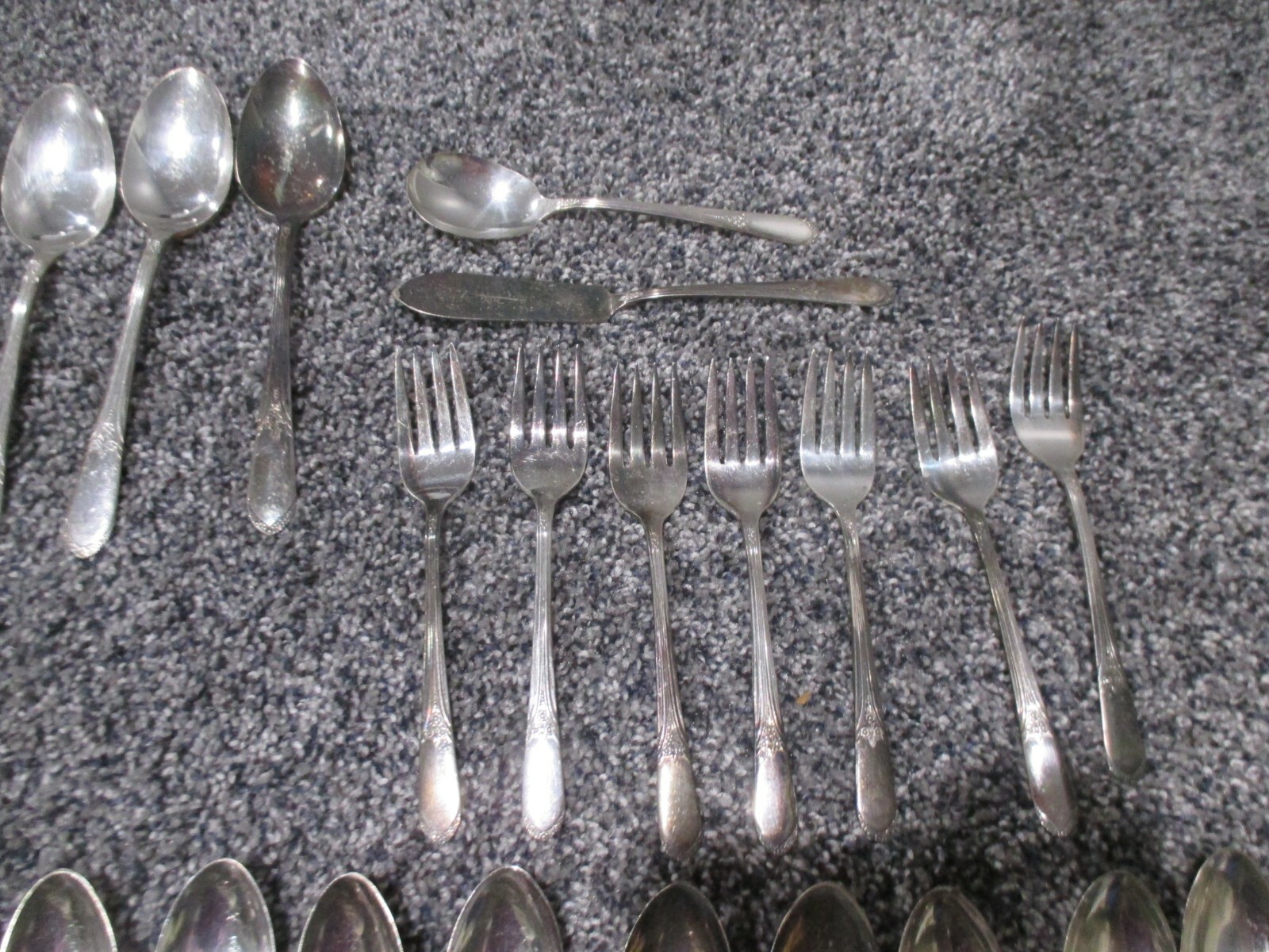 WM Rogers Devonshire / Mary Lou Silver Plate 38pc Flatware Set
