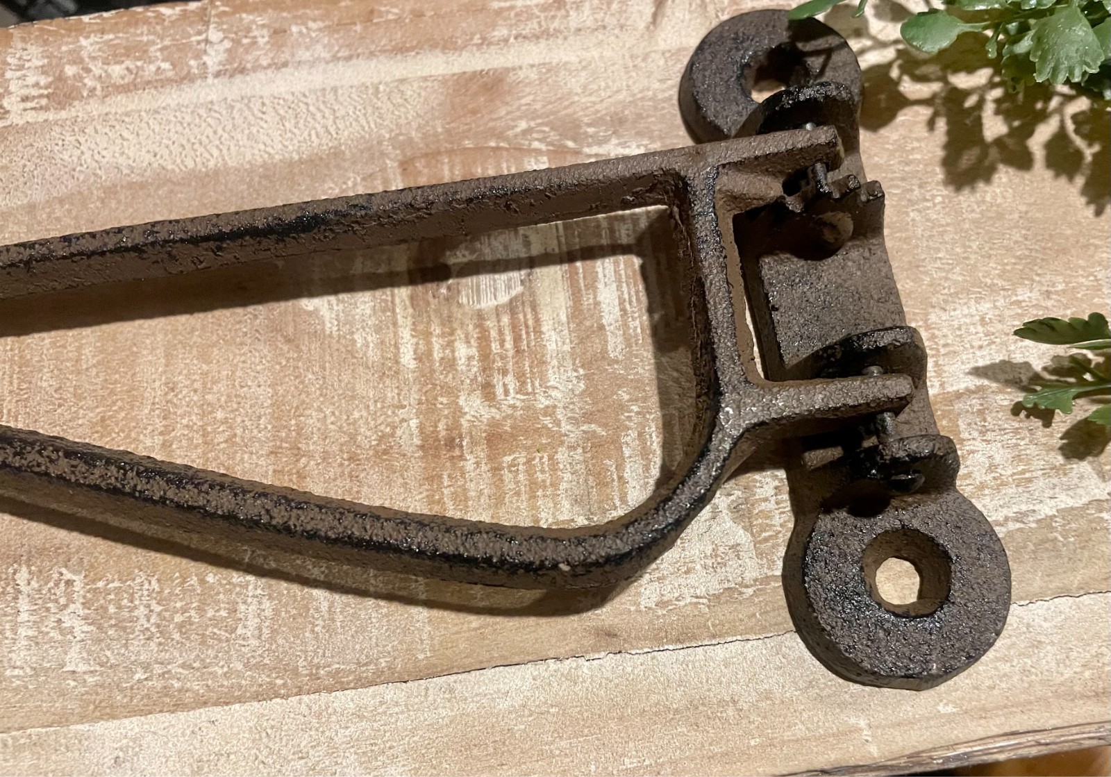 Cast Iron Swivel Hook Rustic Brown Wall Hook Vintage Plant Hanger Wall Bracket