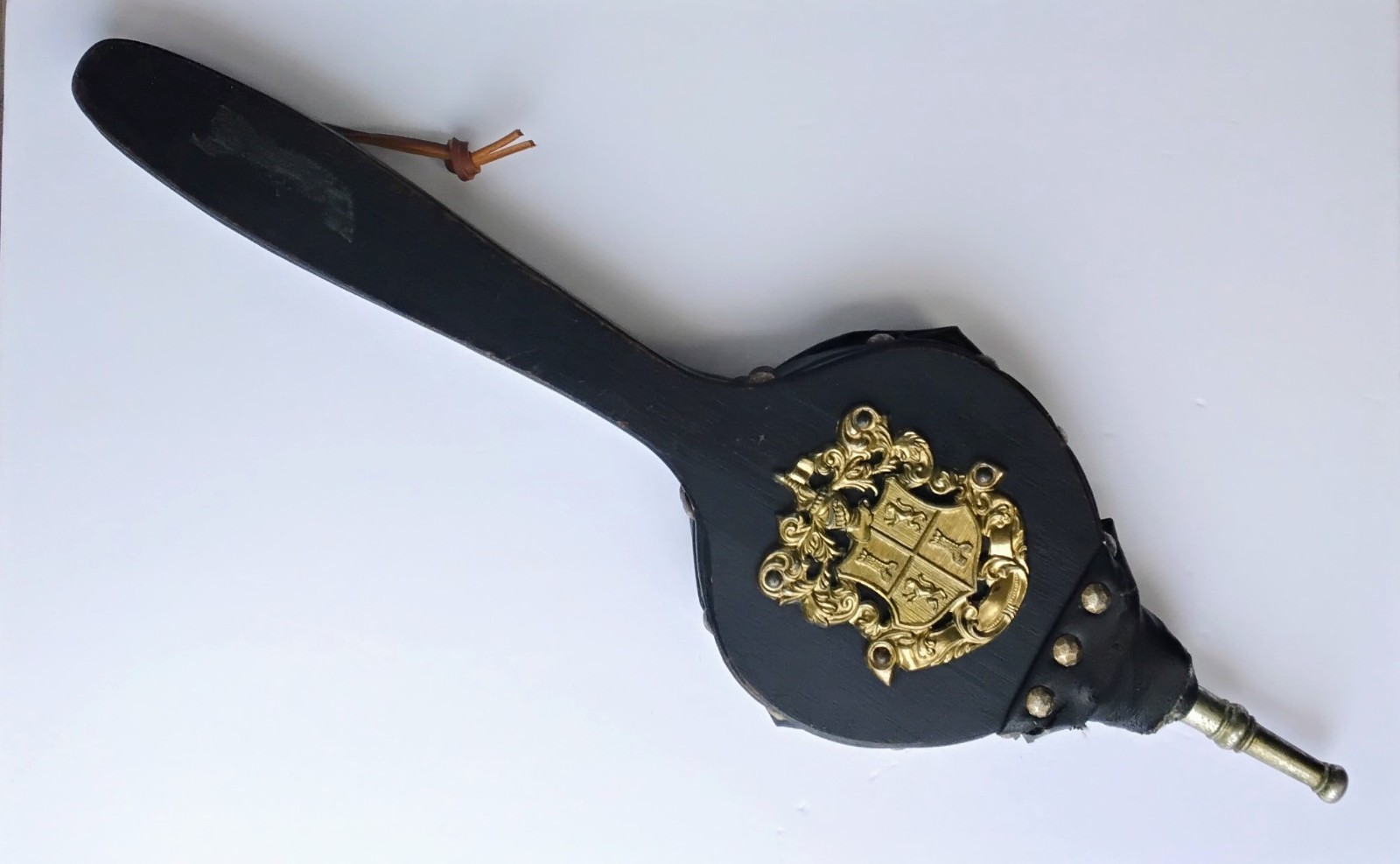 Vtg 22″ Fireplace Bellows Wood & Leather with Decorative Brass Heraldic Shield