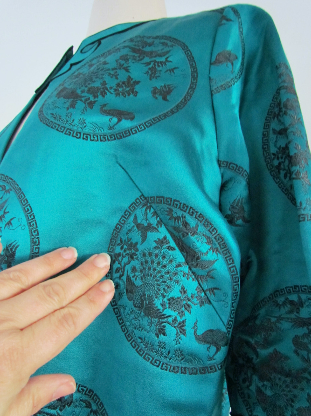 Vintage Asian Silk Top Jacket Embroidered Chinese Small Emerald Green Stunning