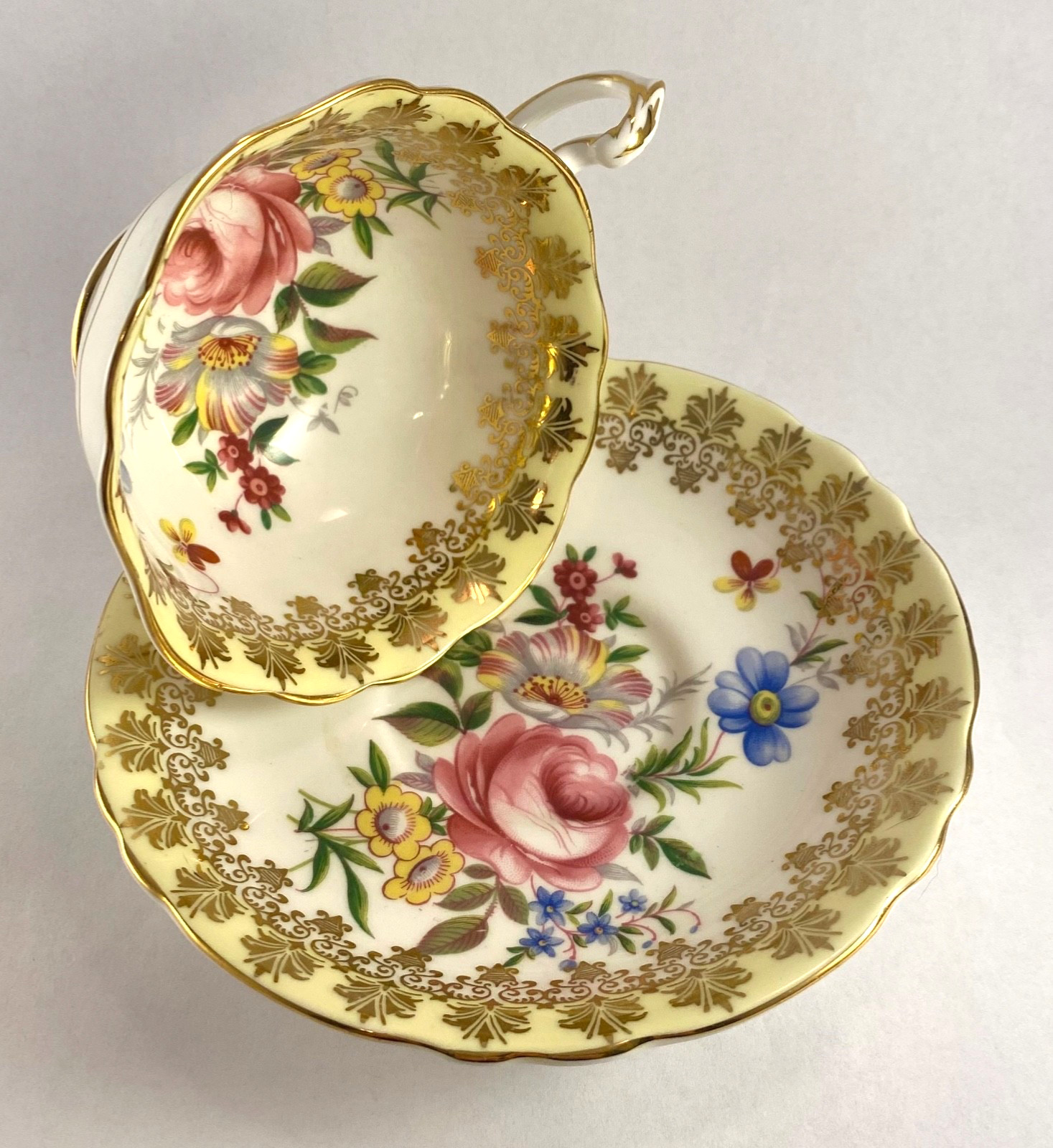 PARAGON Tea Cup and Saucer Pink Cabbage Rose Gold Lacey Edge #891