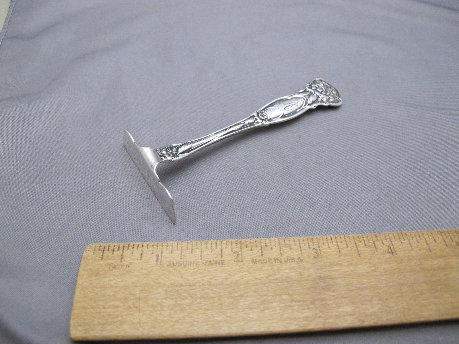 Wallace Sterling CARNATION (1909) Sterling CHILD’S FOOD PUSHER-Mono A