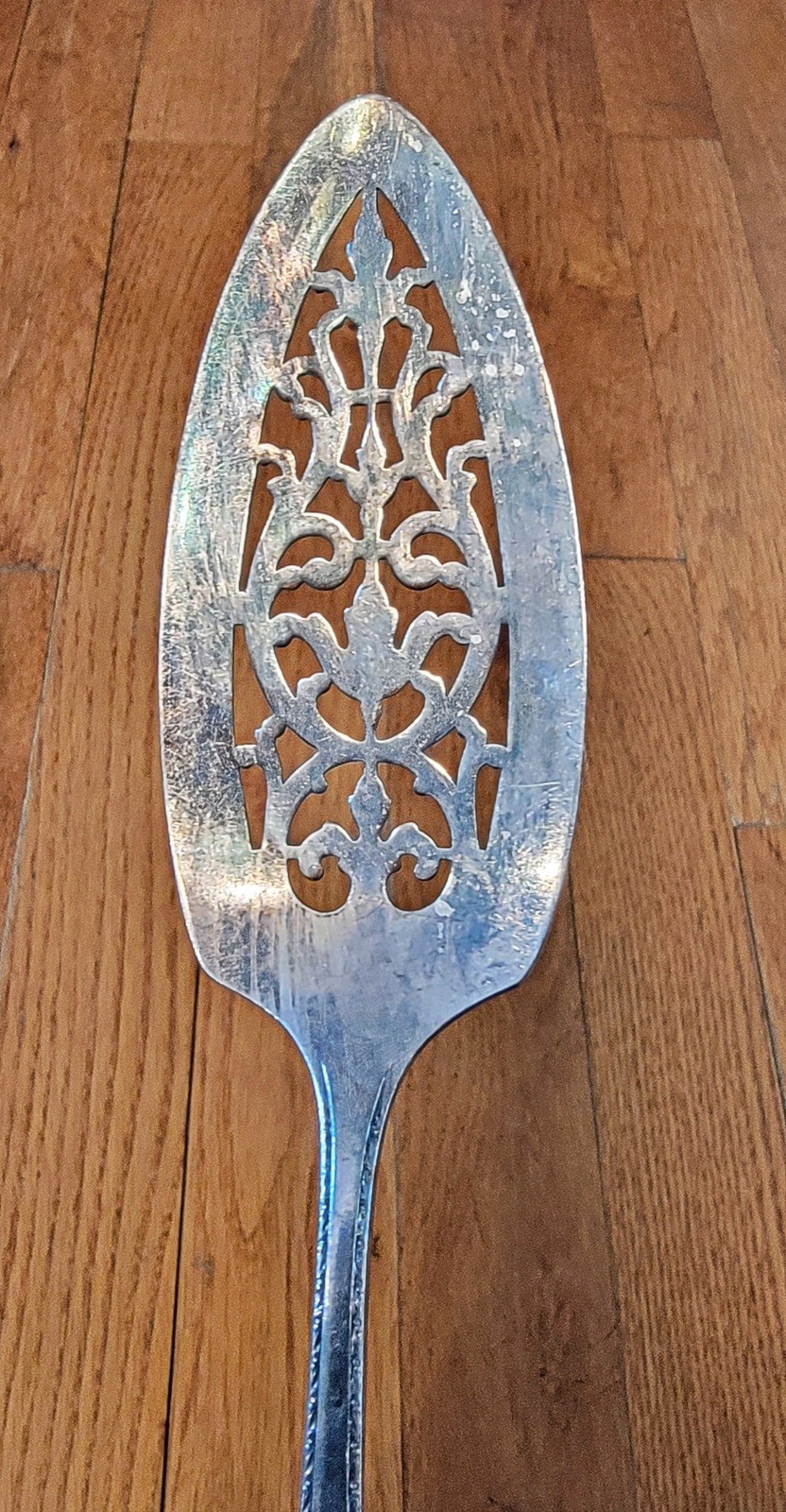 Oneida Prestige Silverplate Bordeaux 1945 Solid Pierced Pie Cake Server Flatware