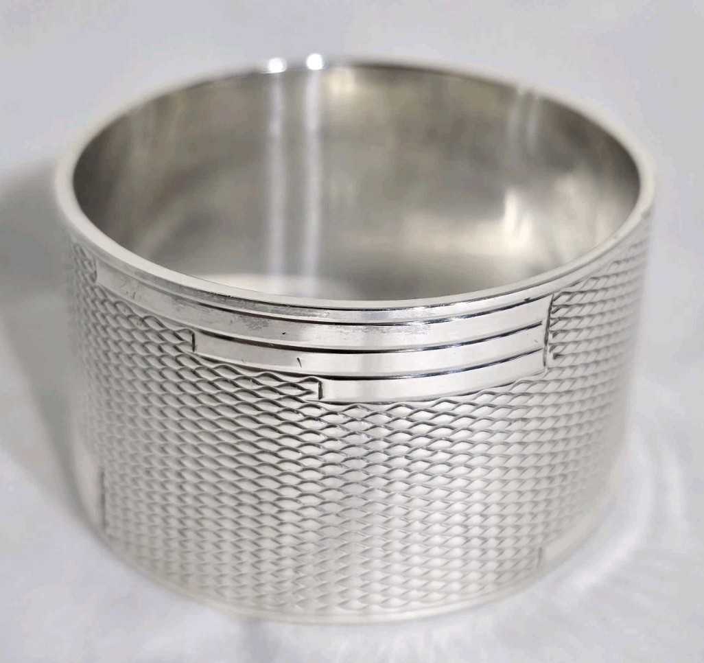 Antique sterling silver napkin ring. Birmingham 1941. By John Rose.