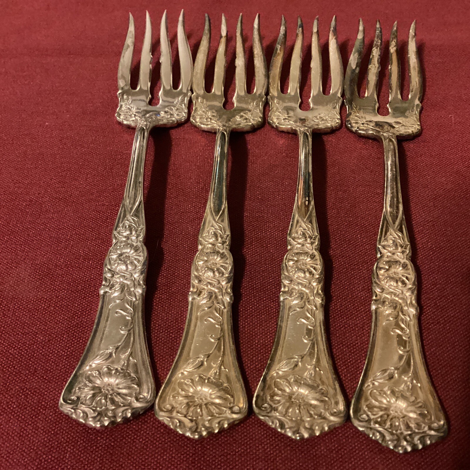 GRENOBLE GLORIA 1906 Set of 4 Salad Forks Silverplate Wm Rogers Oneida Flatware