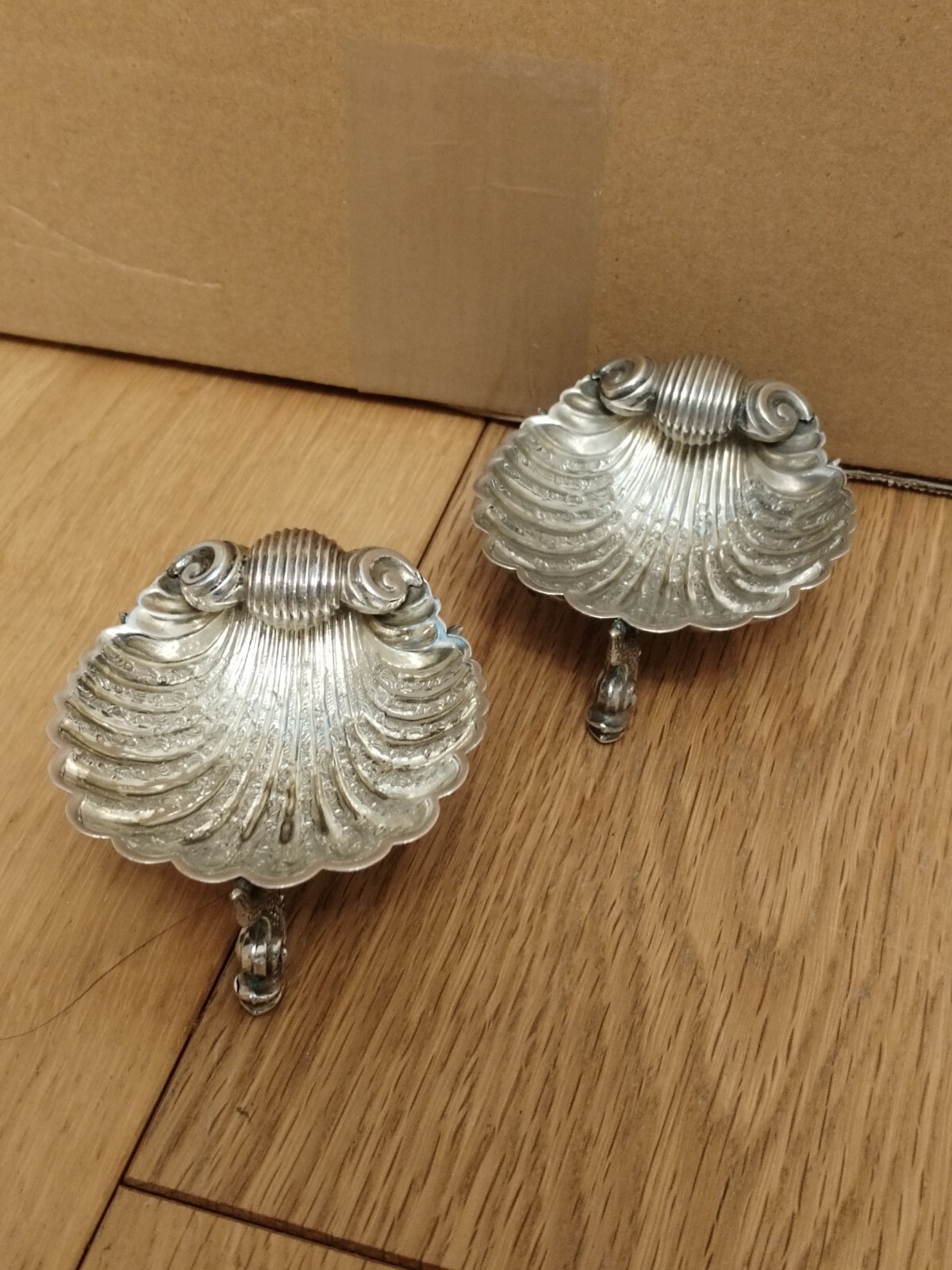 Stunning Pair Sterling Silver Shell Salt Cellar George Unite 1873 Dolphin Feet