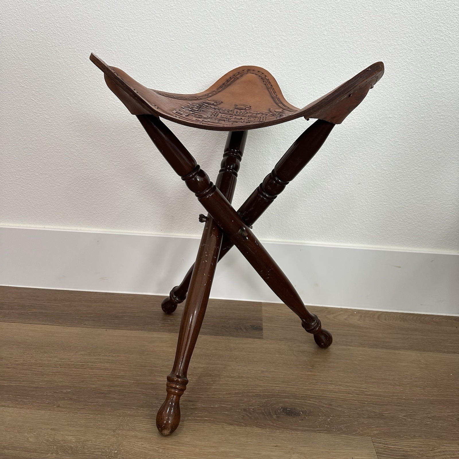VTG Handcrafted Ecuadorian Hand Tooled Leather Folding Tripod Foot Stool/Seat