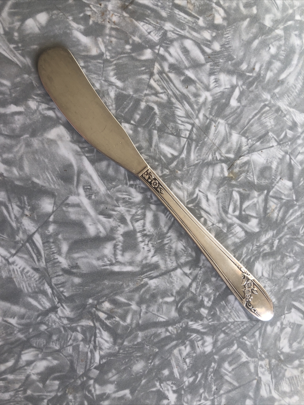 Exc Individual Flat Butter Knife Oneida Silver QUEEN BESS II Silverplate 1946