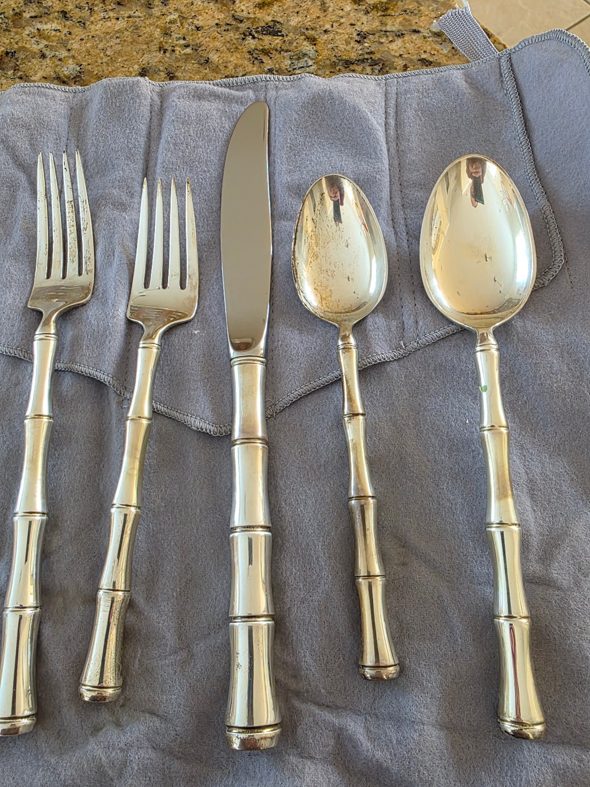(EXCELLENT PRICE) TOWLE Mandarin 5 piece place setting used nice conditional