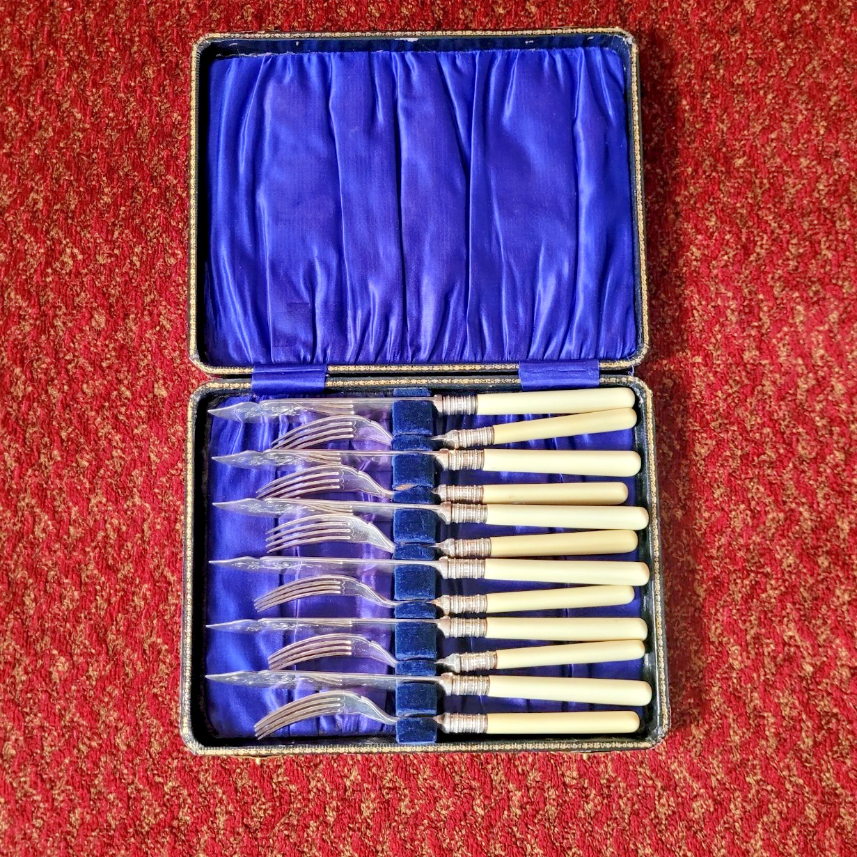 Harrison Fisher antique Sheffield silverplate fish cutlery set, early XX century