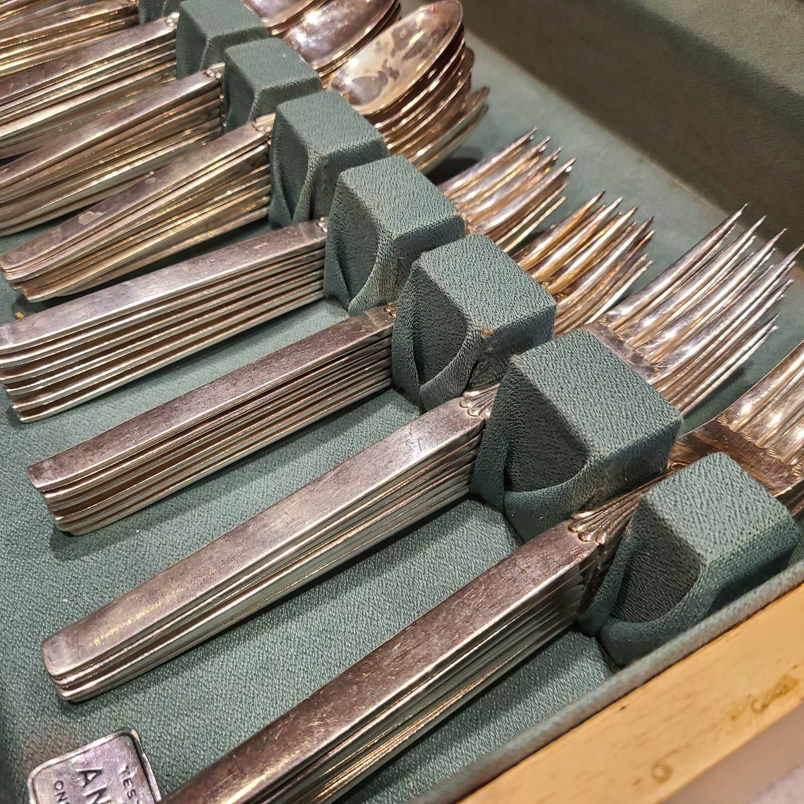 79 pc Oneida Twilight Community Silverplate Service 8 Plus MCM Wood Box EXTRAS