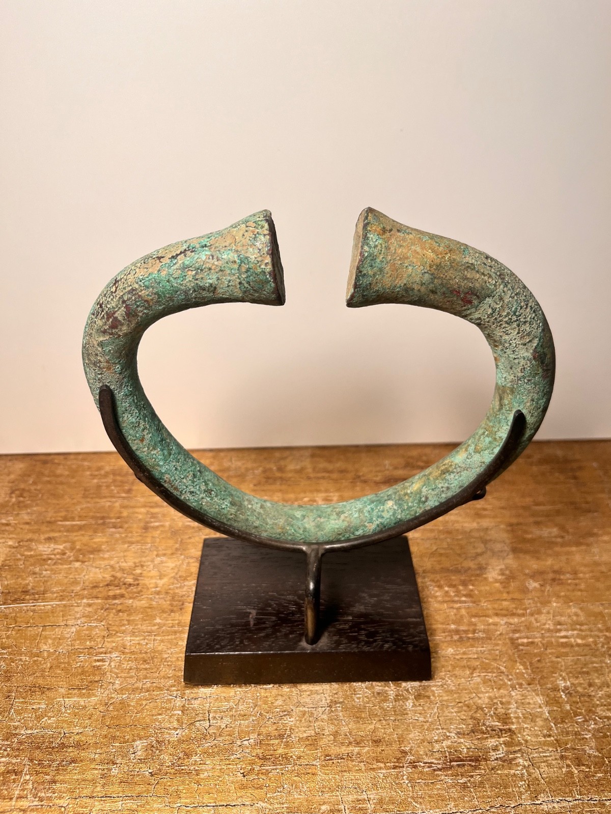 Ant. BELGIAN CONGO West Africa Manilla Bronze Money Belgium Token Patina w/stand