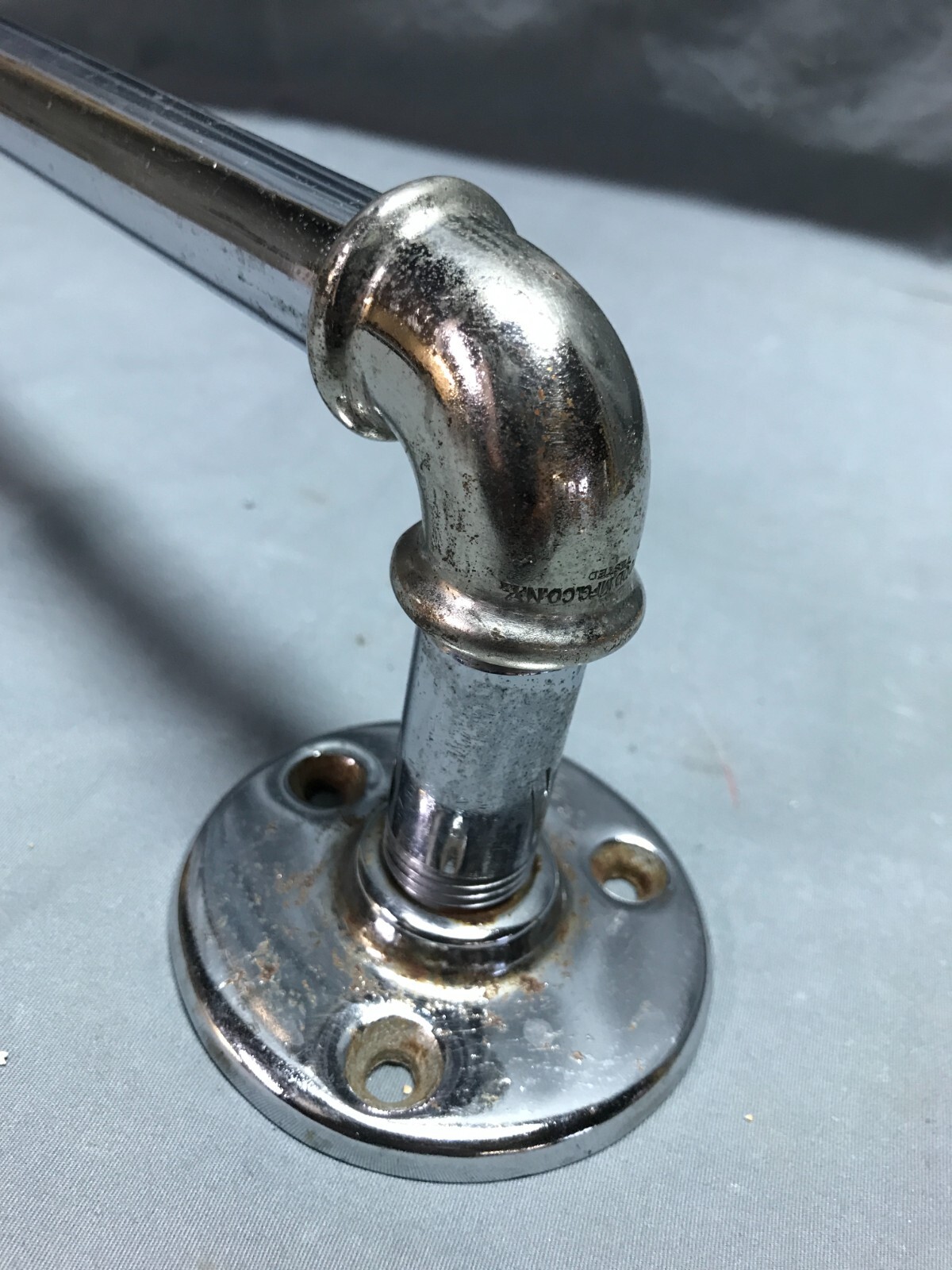 VTG 23″ Good MFG Chrome Over Brass Industrial Style Towel Bar Rack Old 1122-24B