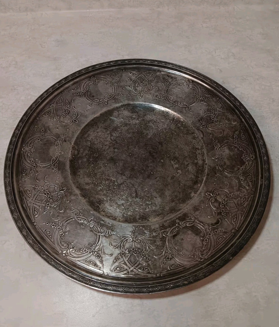 Antique Wallace Footed Platter Silver Plated 11″ w/ Floral Filigree Patina