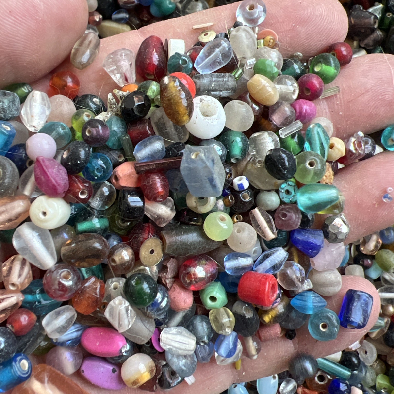(25) Original Native American Indian Glass Trade Beads Oregon Late 1800s-1910